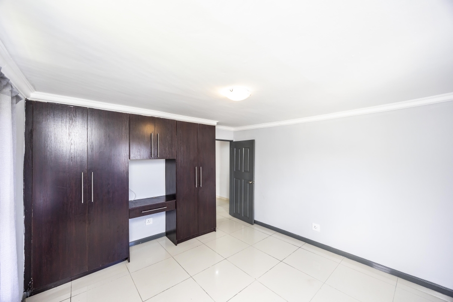 5 Bedroom Property for Sale in Sunnyridge Eastern Cape